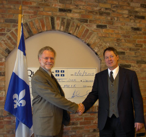 Le dput-ministre Roger Bertrand et le PDG de Groupe Conseil JMA, monsieur Jean-Ren Bouchard