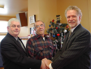 Messieurs Lpine, Grondines et le dput-ministre Roger Bertrand