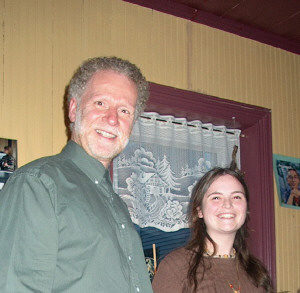 Roger Bertrand en compagnie d'une des gagnantes du concours de posie