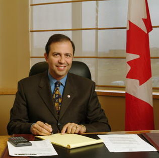 Extrait de la photo officielle du ministre Sam Hamad