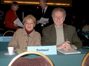 Michle Labrie, prsidente du PQ-Portneuf et le dput-ministre Roger Bertrand