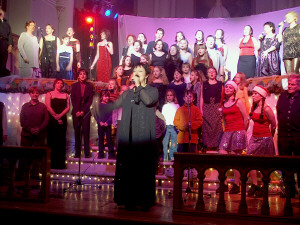 Fin de spectacle, la Troupe du 
		Millnaire
